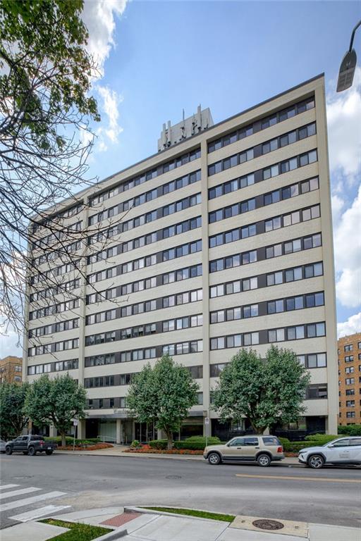 803 W 48th St #402, Kansas City, MO 64112