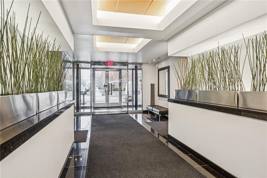 803 W 48th #302 St #302, Kansas City, MO 64112