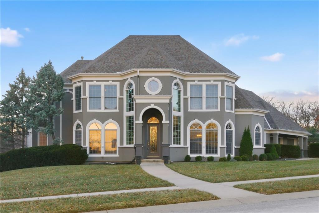 1581 Sugar Maple Ln, Liberty, MO 64068
