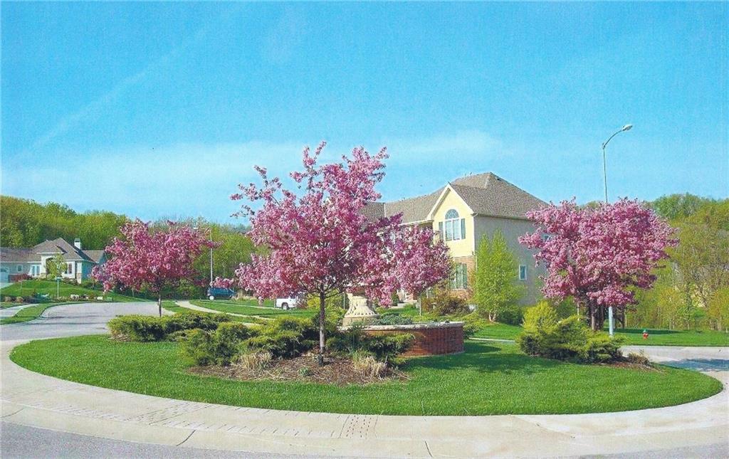 1828 Edgewood Ct, Leavenworth, KS 66048