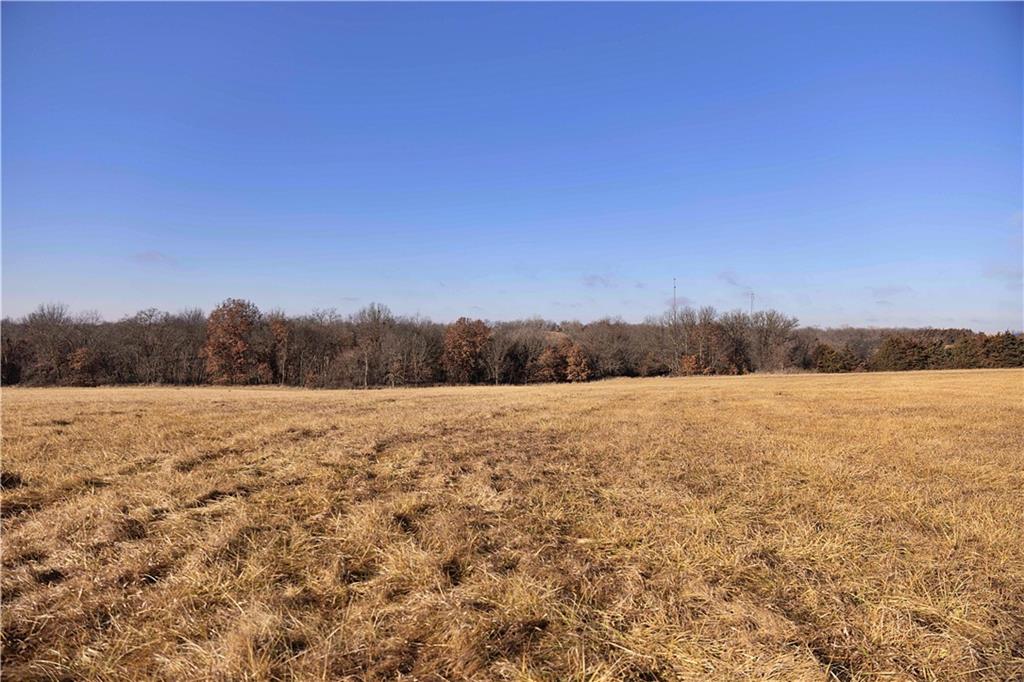 E 330th St, Bethany, MO 64424