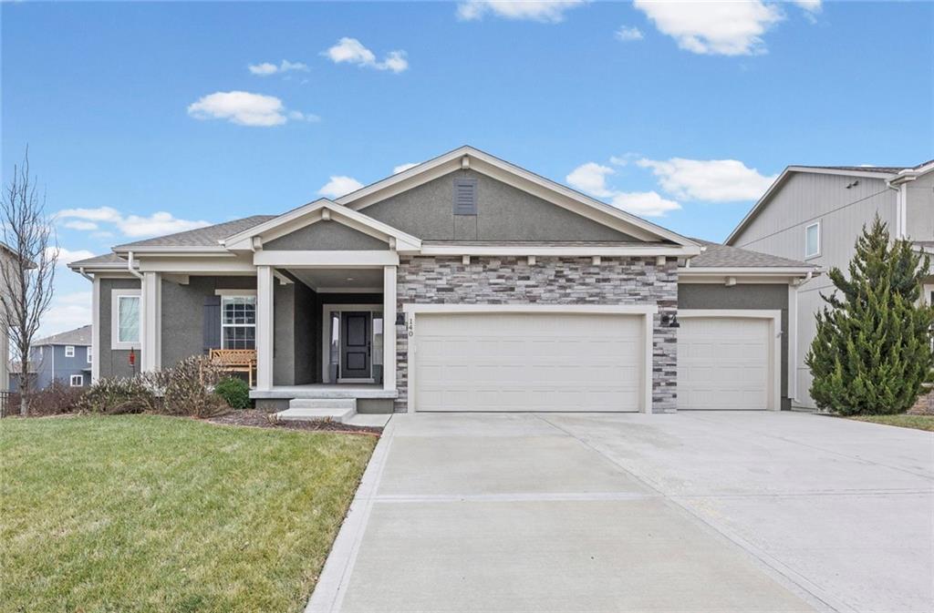 140 Briar Valley Ln, Blue Springs, MO 64064