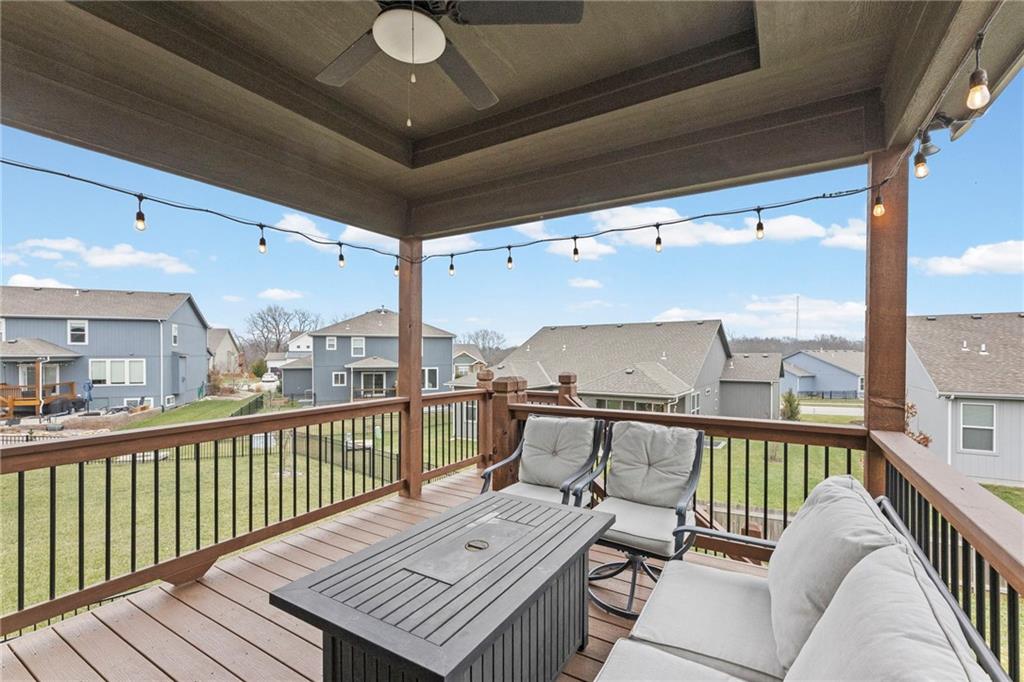 140 Briar Valley Ln, Blue Springs, MO 64064