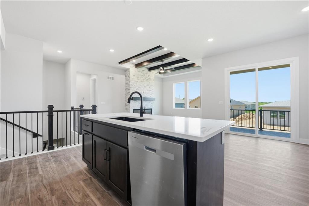 1413 N 163rd St, Basehor, KS 66007