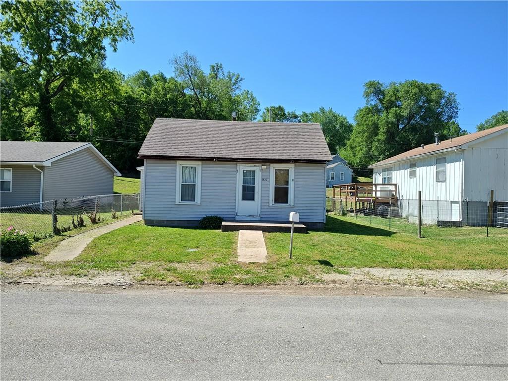 1410 Pacific St, Atchison, KS 66002