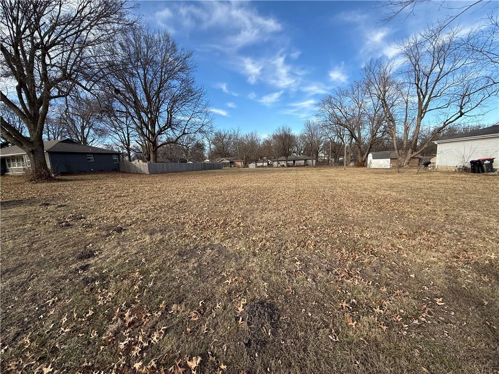 1902 W Main St, Greenwood, MO 64034