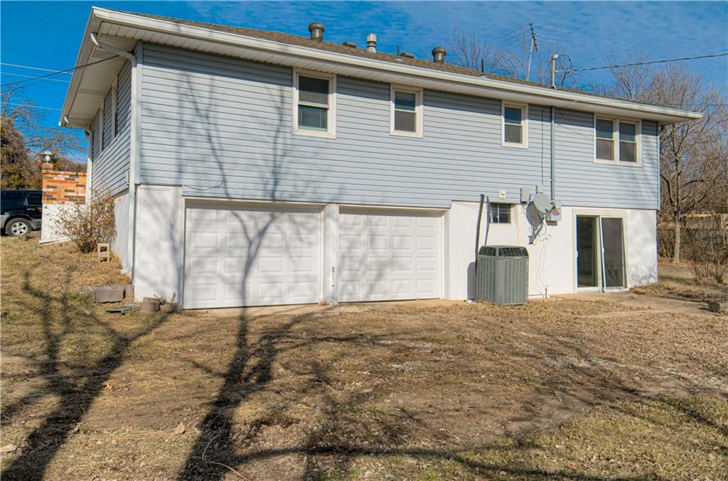 24475 W 83rd St, Lenexa, KS 66227