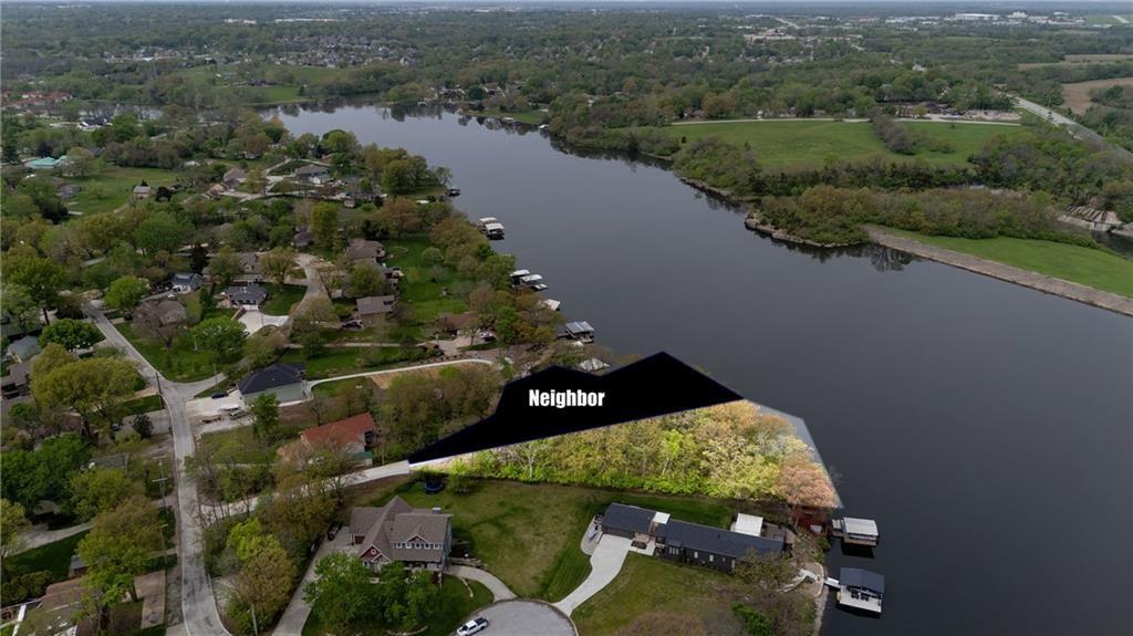 1676 NE Ozark Dr, Lee's Summit, MO 64086