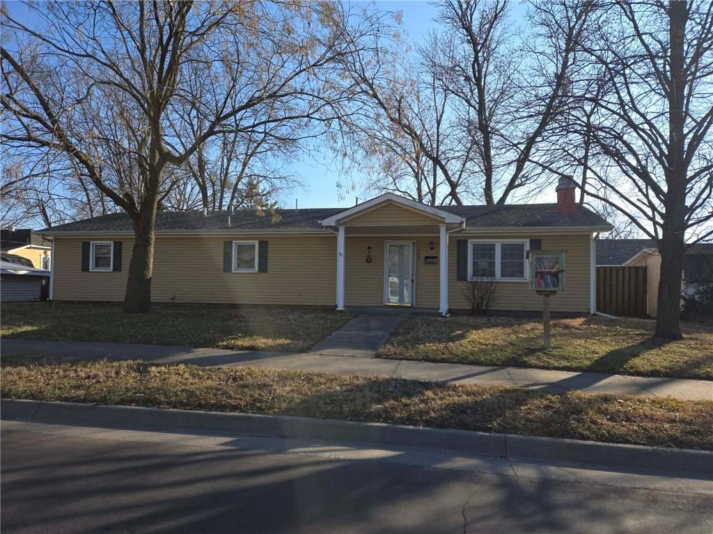 709 E Lincoln St, Iola, KS 66749