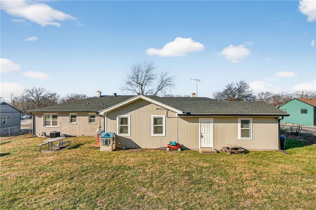 10601 Blue Ridge Blvd, Kansas City, MO 64134
