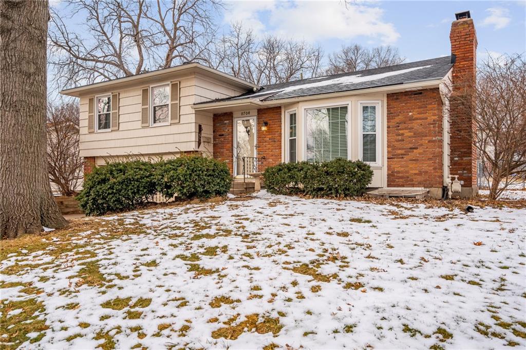 8704 W 72nd St, Merriam, KS 66204