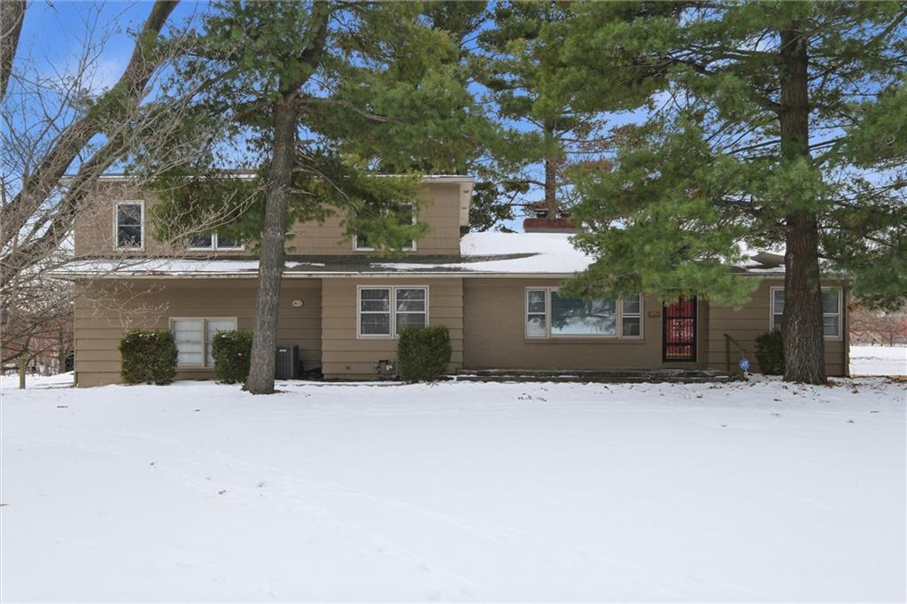 6209 NW Tower Dr, Platte Woods, MO 64151