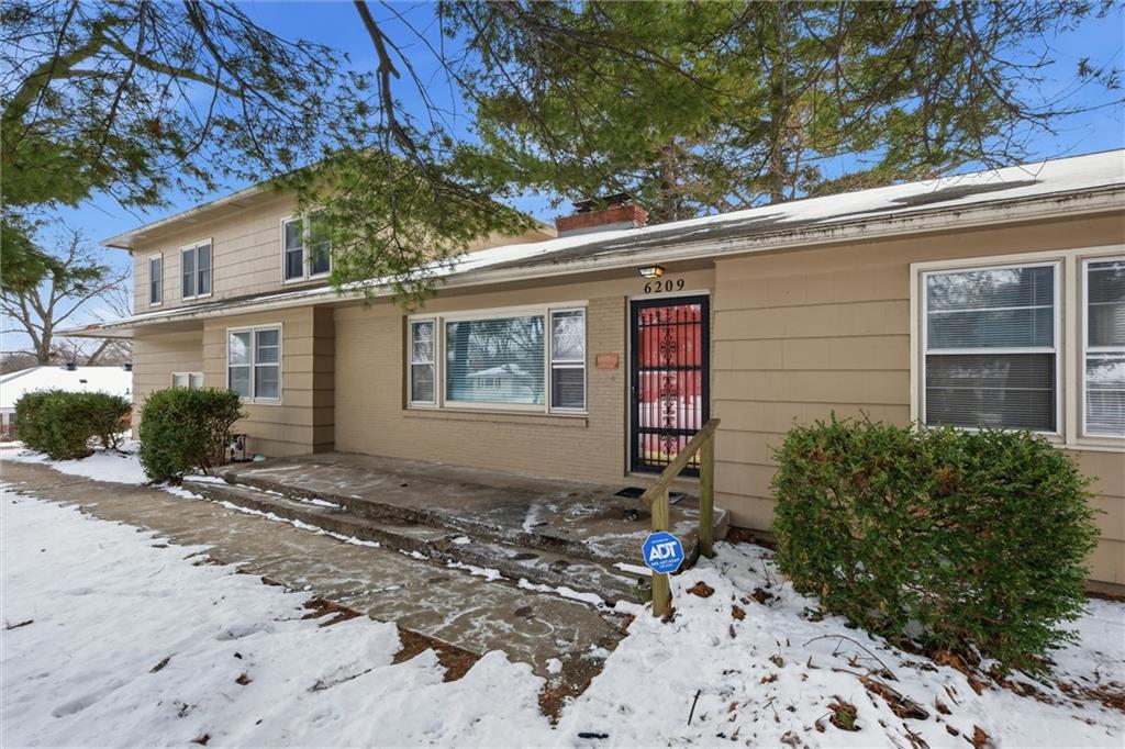6209 NW Tower Dr, Platte Woods, MO 64151