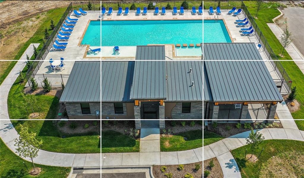 8704 SW Edgewater Dr, Blue Springs, MO 64064
