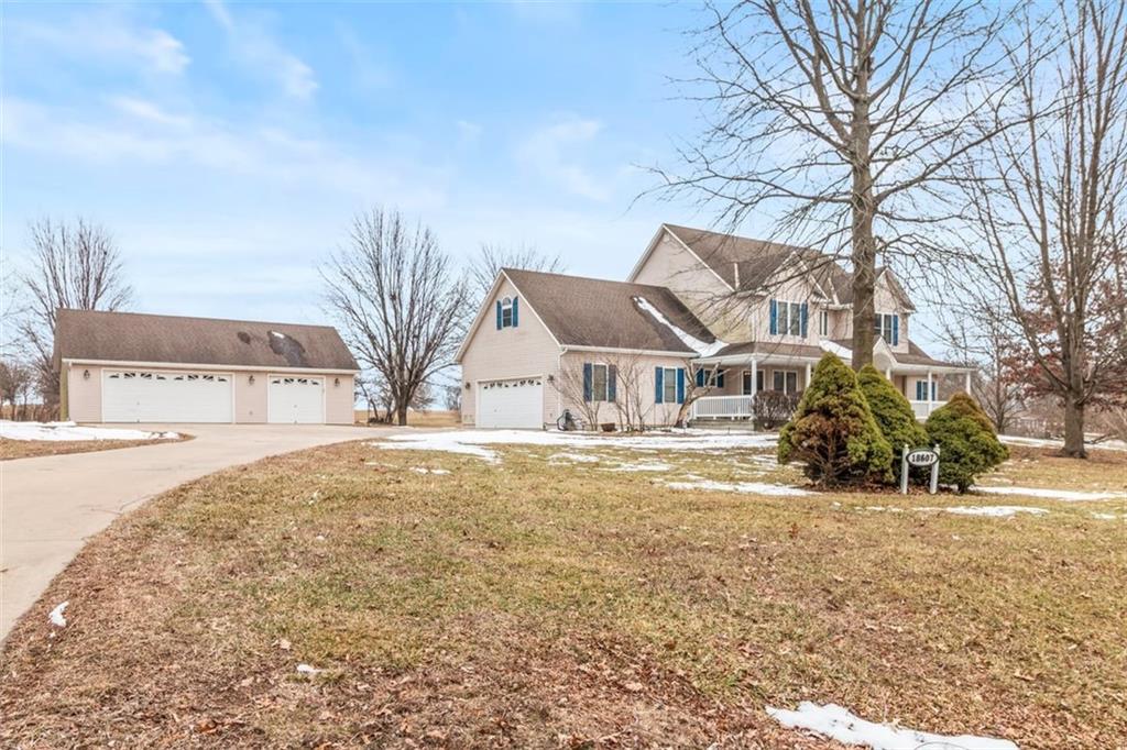 18607 S Askew Ave, Belton, MO 64012