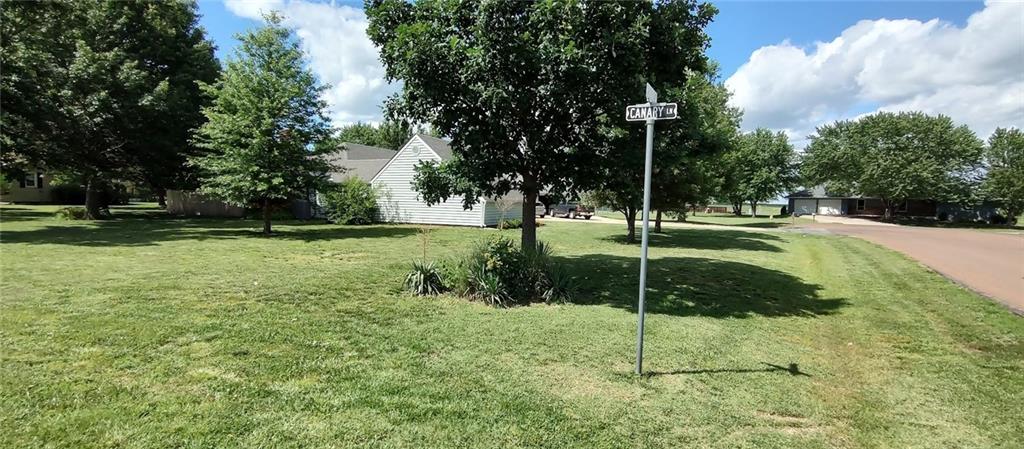 5 Canary Cir, Iola, KS 66749
