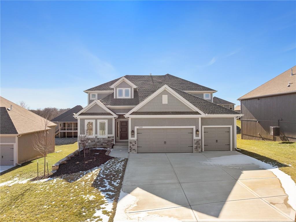 7009 NE 103rd St, Kansas City, MO 64156