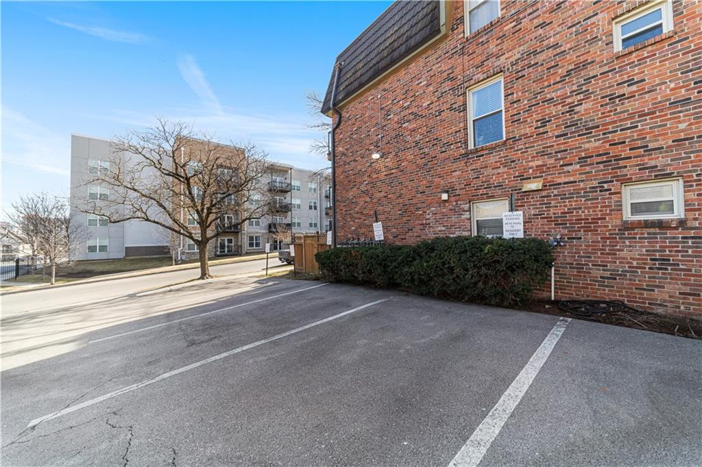 4616 Holly St #3, Kansas City, MO 64112