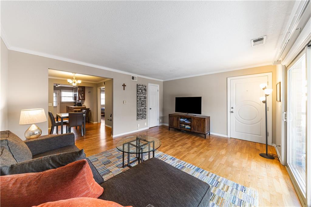 4616 Holly St #3, Kansas City, MO 64112