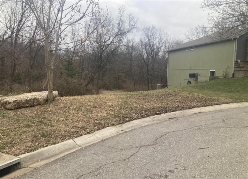 4205 S Shrank Ct, Independence, MO 64055