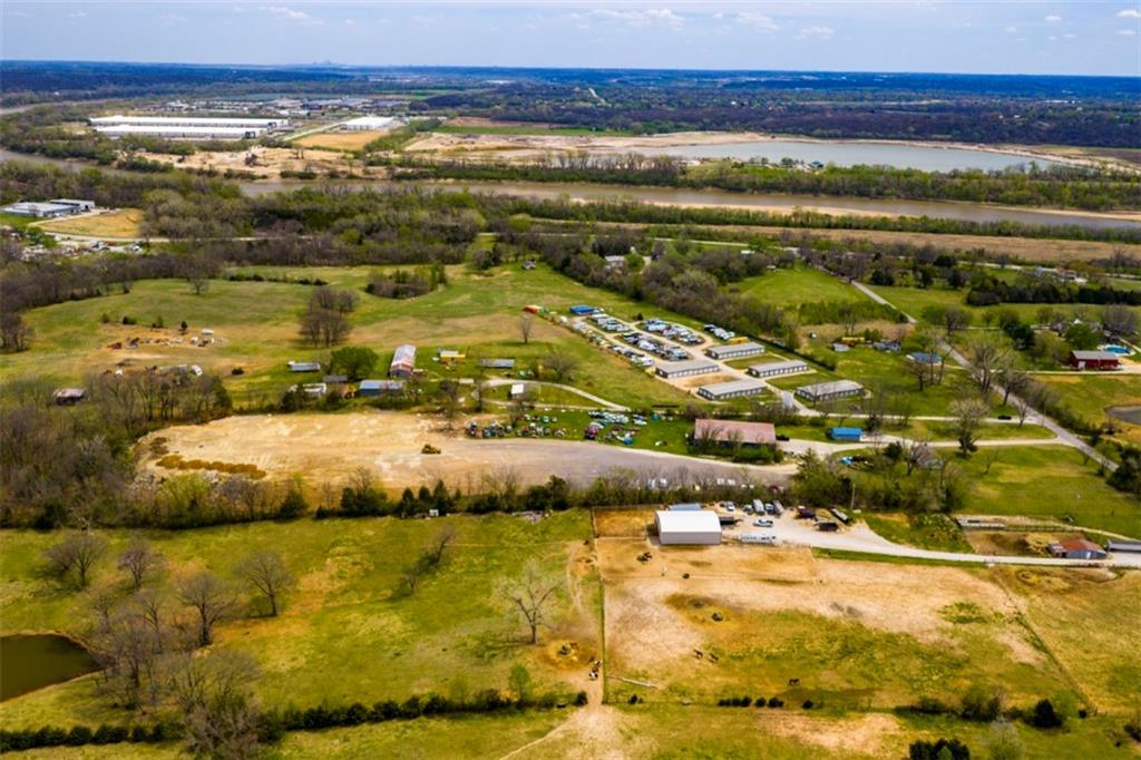 13612 Stillwell Rd, Bonner Springs, KS 66012