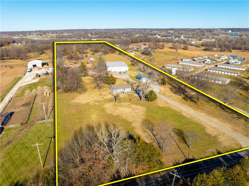 13612 Stillwell Rd, Bonner Springs, KS 66012