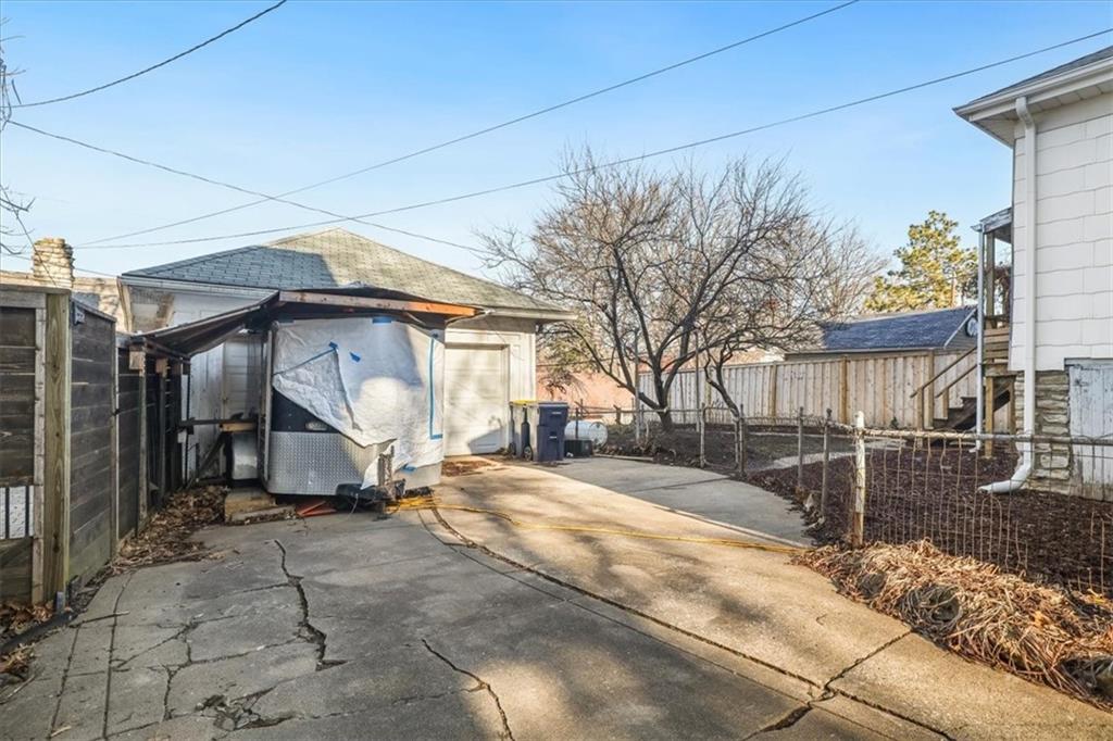 3846 Charlotte St, Kansas City, MO 64109