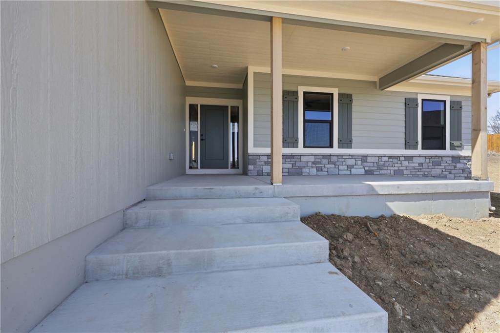 7905 Hoot Owl St, Blue Springs, MO 64014