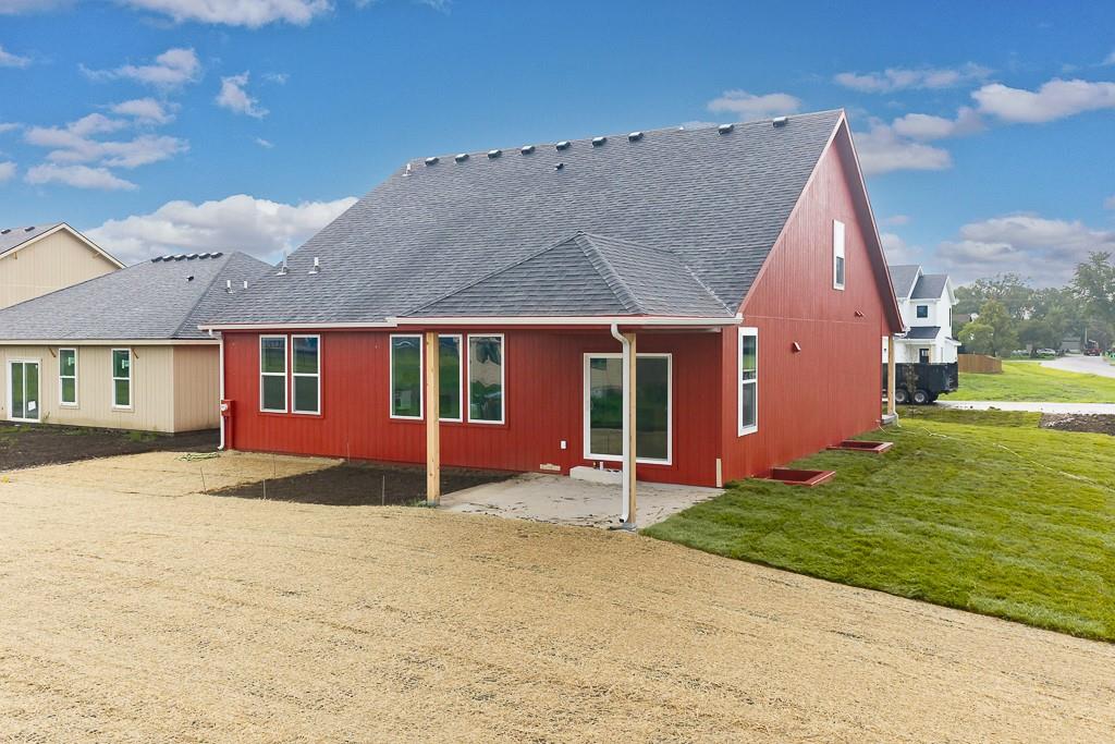 901 2nd St, Perry, KS 66073