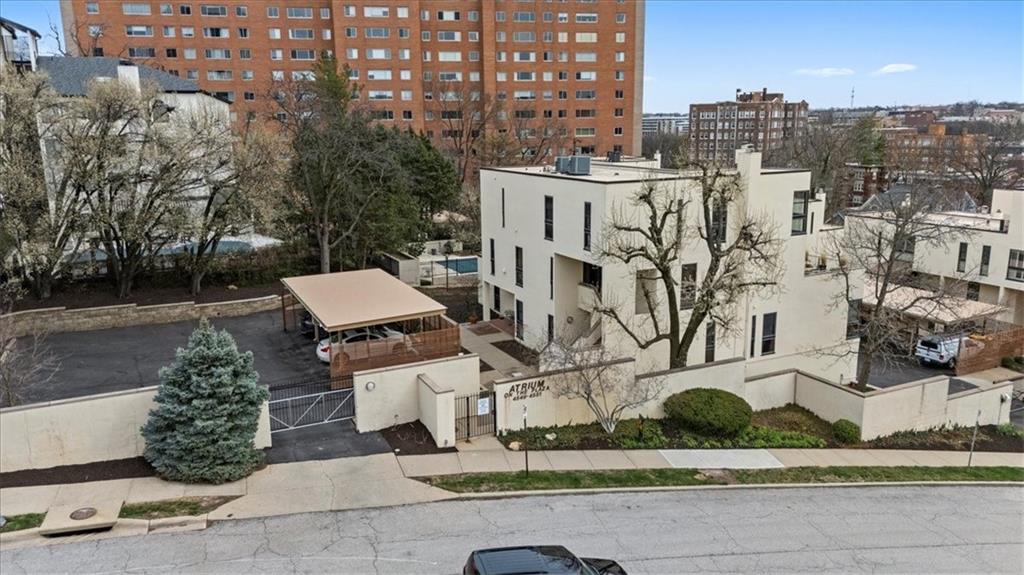 4549 Walnut St, Kansas City, MO 64111