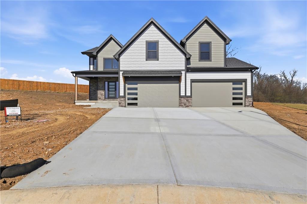7901 Hoot Owl St, Blue Springs, MO 64014