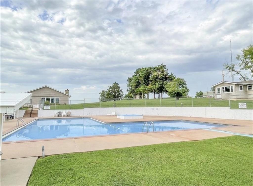 1048 Lake Viking Ter, Altamont, MO 64620