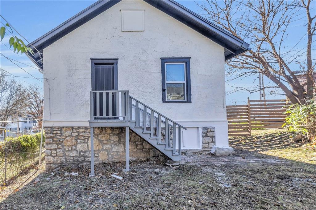 1406 E 45th St, Kansas City, MO 64110