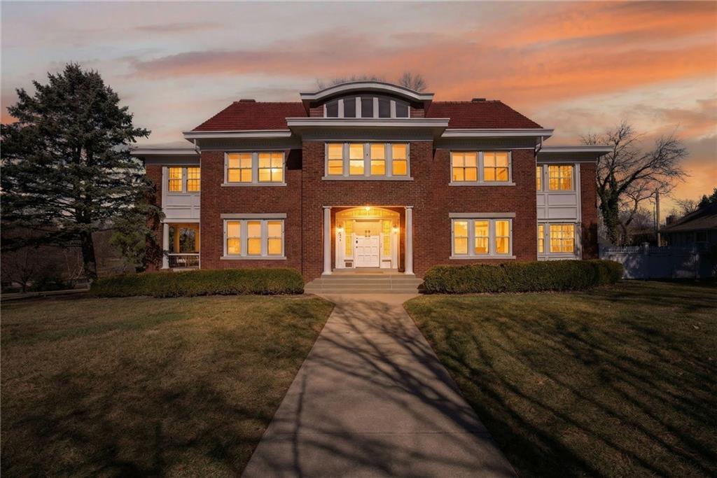 234 W 53rd Ter, Kansas City, MO 64112