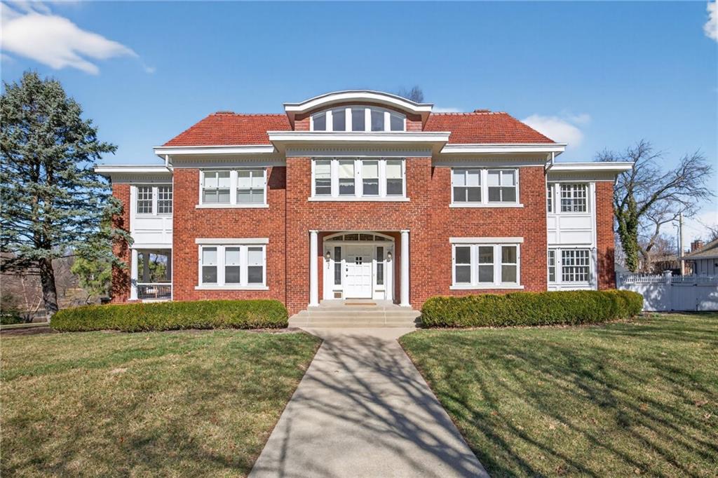 234 W 53rd Ter, Kansas City, MO 64112