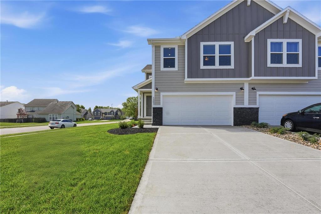 1303 S 4th St E, Louisburg, KS 66053
