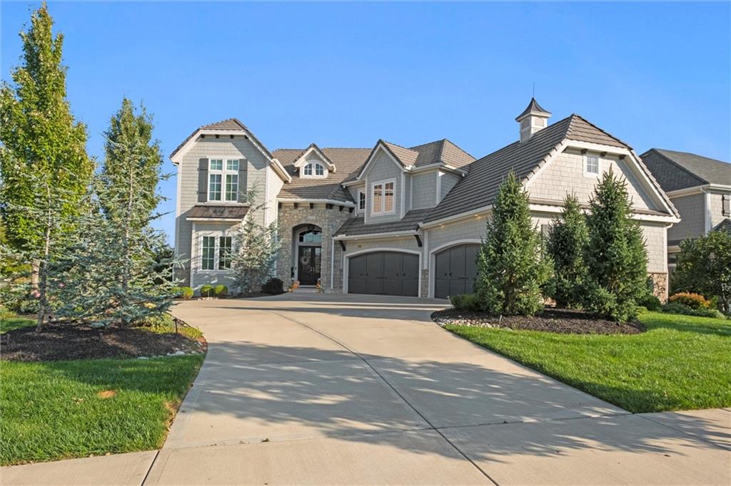 16121 Paradise St, Overland Park, KS 66221