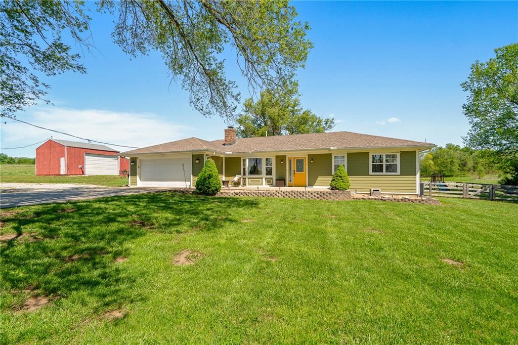 5302 State Route 18 Hw, Adrian, MO 64720
