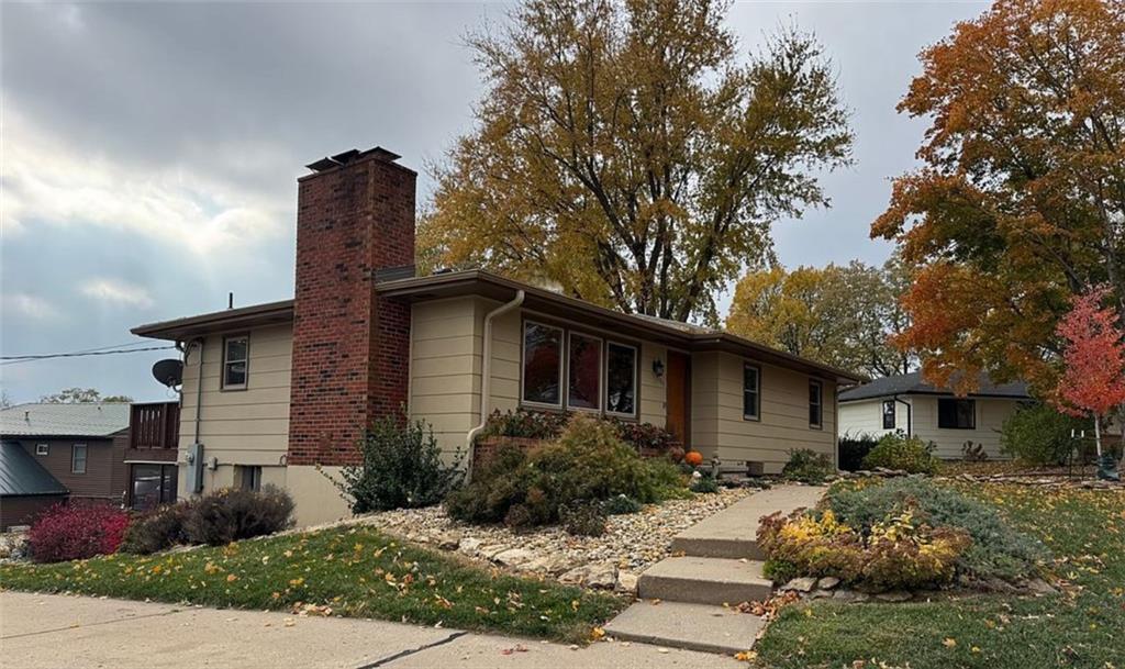 7106 Lundeen Dr, Country Club, MO 64505
