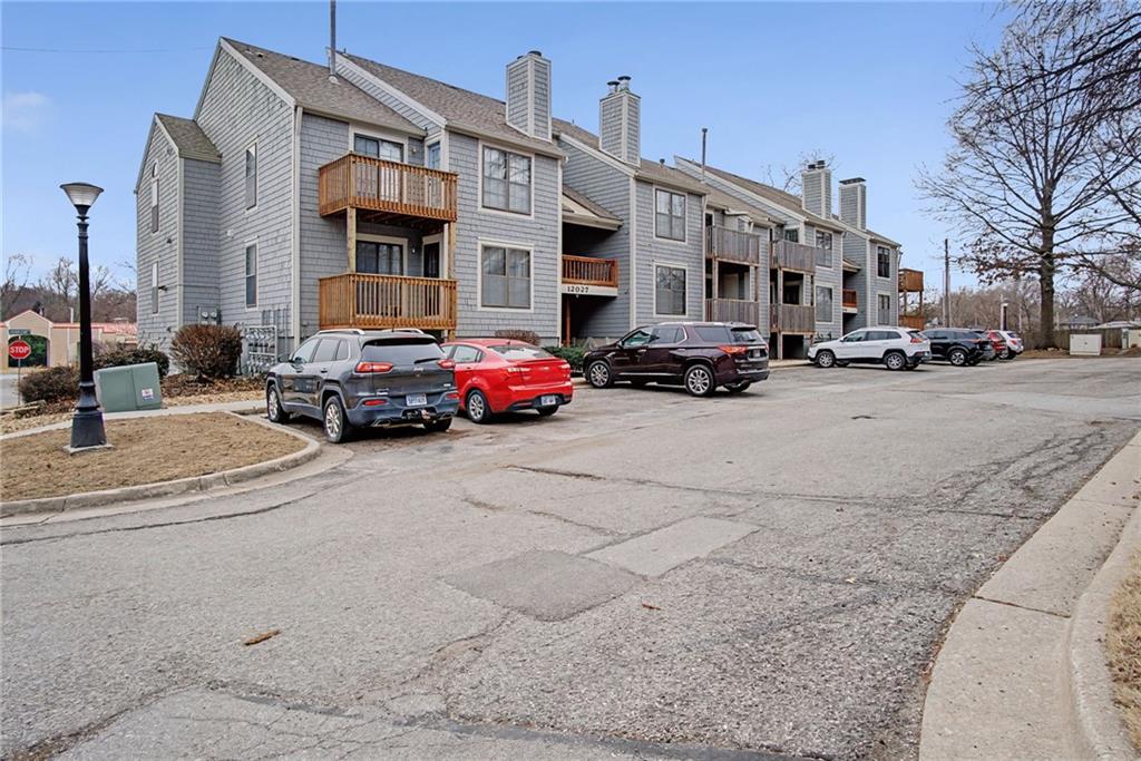 12027 W 58th Pl #B, Shawnee, KS 66216