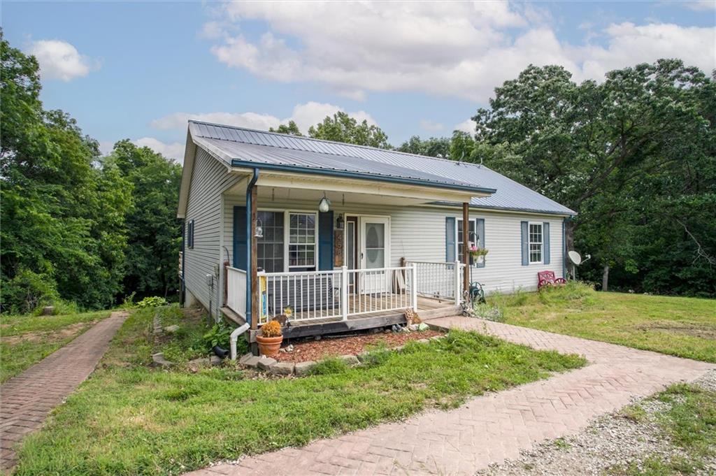 458 NE 200th Rd, Knob Noster, MO 65336