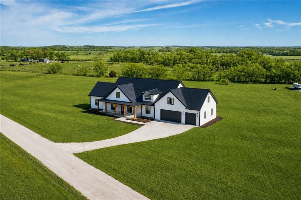 22805 S Bethel Rd, Pleasant Hill, MO 64080