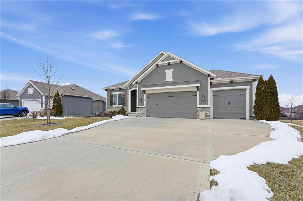 109 SE Riley St, Blue Springs, MO 64064