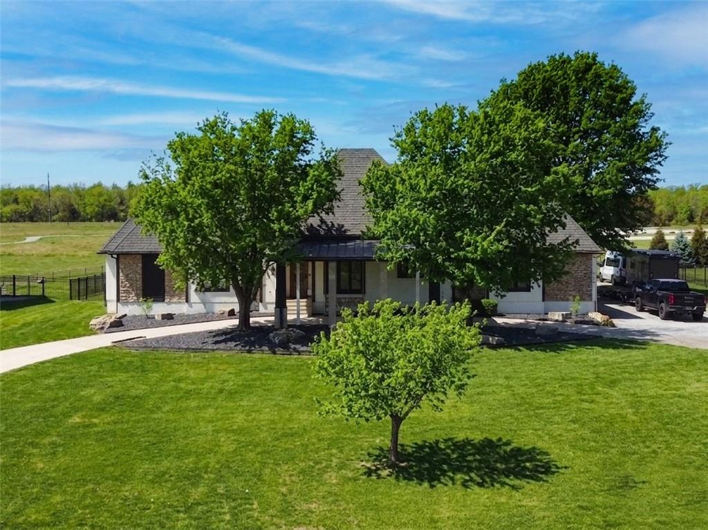 4210 NW Lake Dr, Lee's Summit, MO 64064