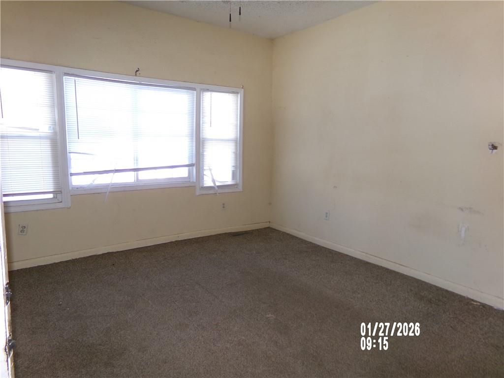 1804 Oneida St, Lexington, MO 64067