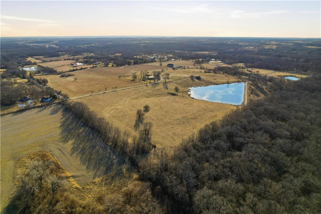 15106 S Stewart Rd, Pleasant Hill, MO 64080