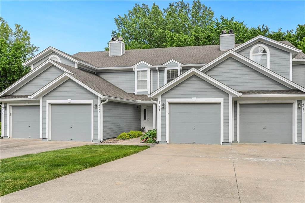 6033 NE Moonstone Dr, Lee's Summit, MO 64064