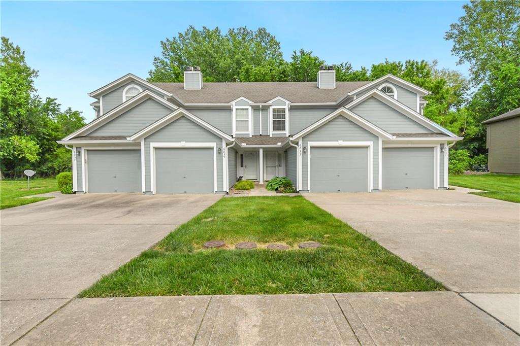 6033 NE Moonstone Dr, Lee's Summit, MO 64064