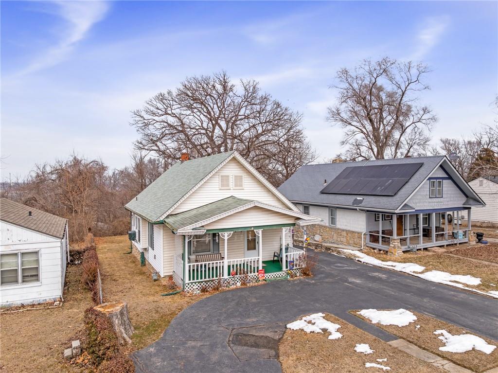 882 Shawnee Rd, Kansas City, KS 66103