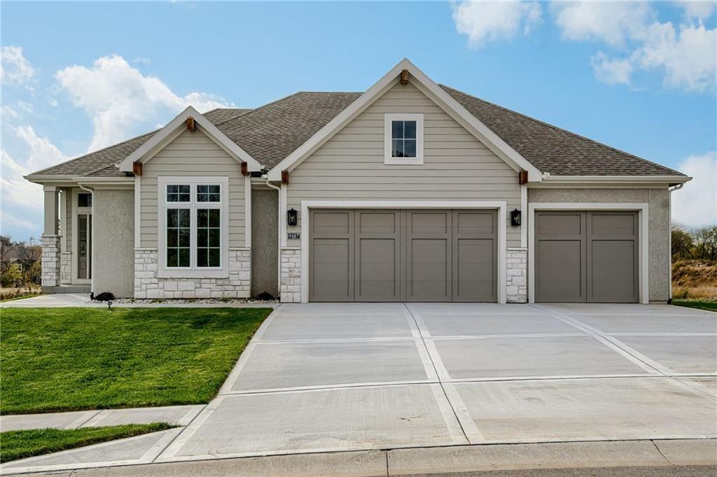 9188 N Chestnut Ave, Kansas City, MO 64156